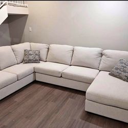 New Ashley Sectional Financing Available $39 Down payment 