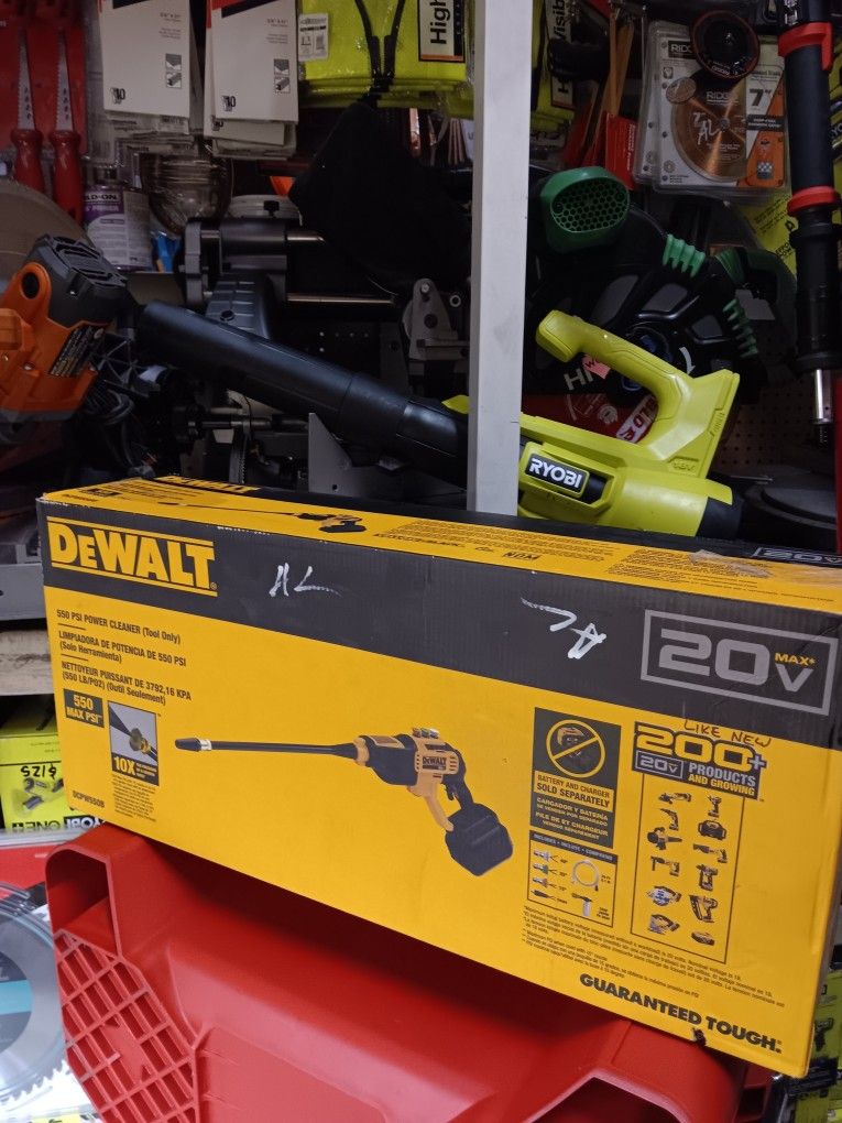 DEWALT 20V Max 550 PSI Power Cleaner. Tool-Only
