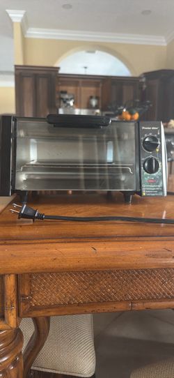 Proctor Silex toaster oven.