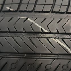 Set Of Tires (4) 235-40-19 Michelin Pilot Sport All Season