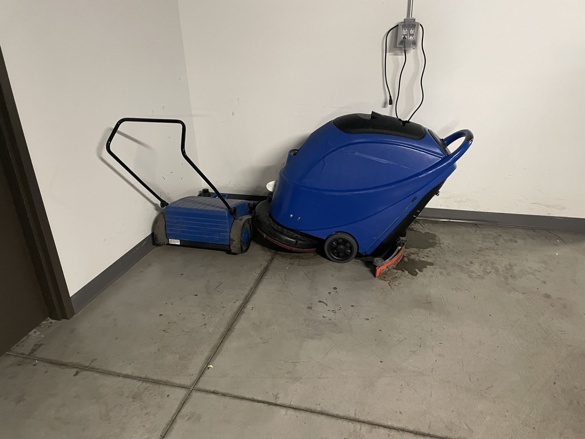 Clean Freak Dura 20” Auto Floor Scrubber 