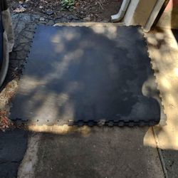 Gym Mats 48" x 48" Interlocking Rubber
