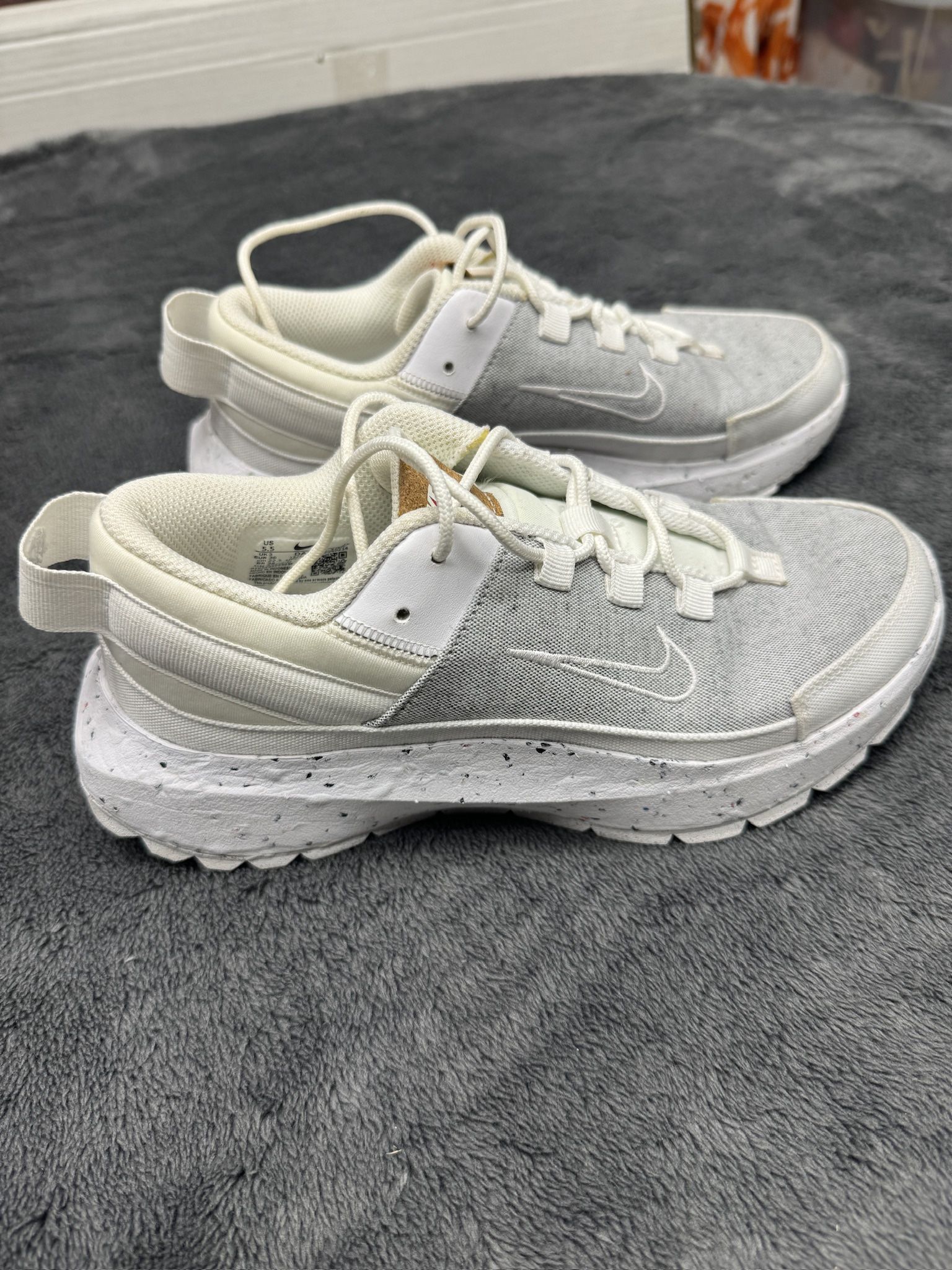 Nike Women’s 5.5 Athletic Shoes in great shape!