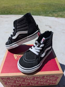 Brand New Vans Sk8-Hi Zip Toddler Size 7.5 – Black/White
