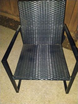 2 outdoor rocking chairs and side table comes with cushions but needs cleaning pickup only cash