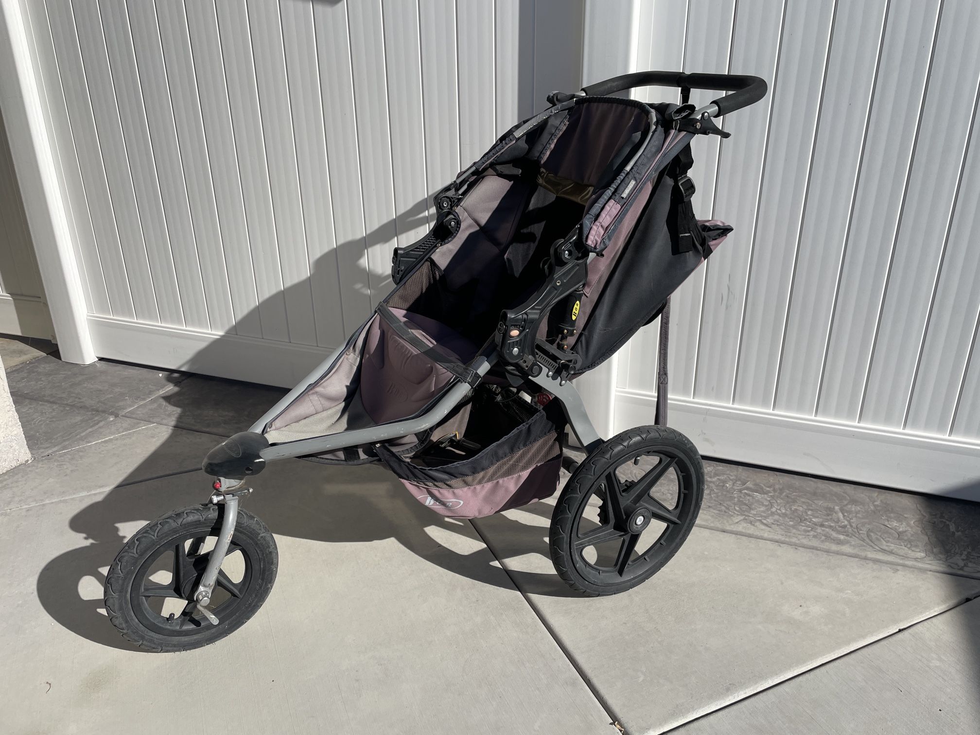 Jogging stroller