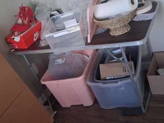 Folding table