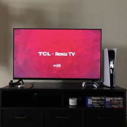 TCL 4k TV 43" (with Roku)