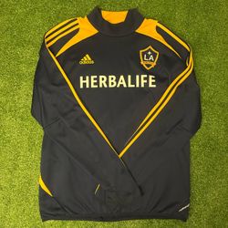 Jeff Larentowicz signed adidas sweater