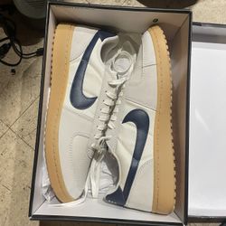 NIKE FIELD GENERAL SIZE 13 