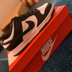 Dunk Low Panda 