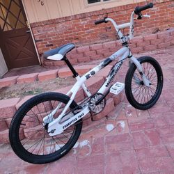 07 Mongoose Freestyle Team Bmx Bike Haro