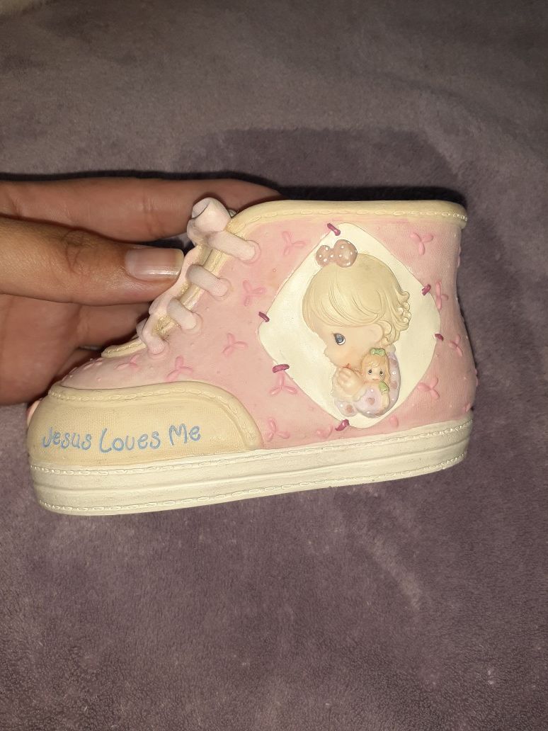 1999 Precious Moments Piggy Bank Shoe