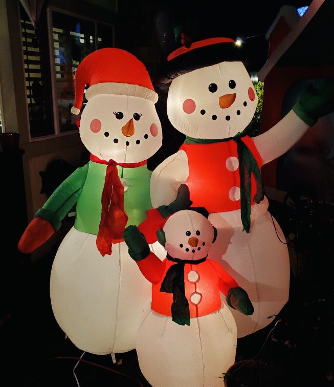 Christmas Snowman Family 7ft Yard Airblown Inflatable