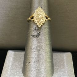 14K Yellow Gold Ring with Diamonds 💎 (.31 carats ) (Size 4 Weighs 2.9 Grams)