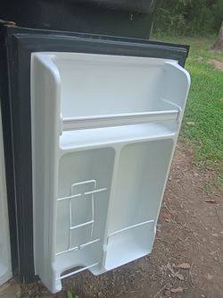 Hisense mini fridge 2.5 cu (ENERGY STAR)