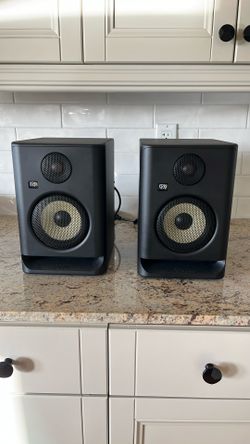 KRK RP5 Rokit 5 G4 Professional Bi-Amp 5" Powered Studio Monitor Pair, Black