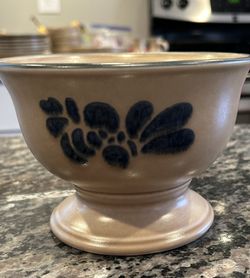 Pfaltzgraff Folk Art Tan Ceramic Potpourri Bowl with Blue Floral Design