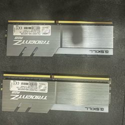 G.SKILL TridentZ RGB 16GB (2 x 8GB)  DDR4-3200 PC Memory F4-3200C16D-16GTZR