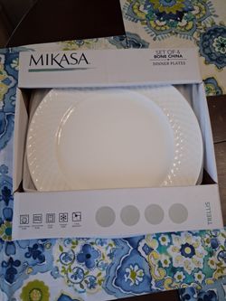 Mikasa Bone China 10" dinner plates