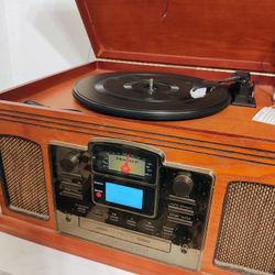 Radio Cassette CD Player Good Condition All Fashioned $30