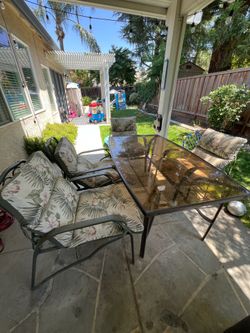 Outdoor table and chairs