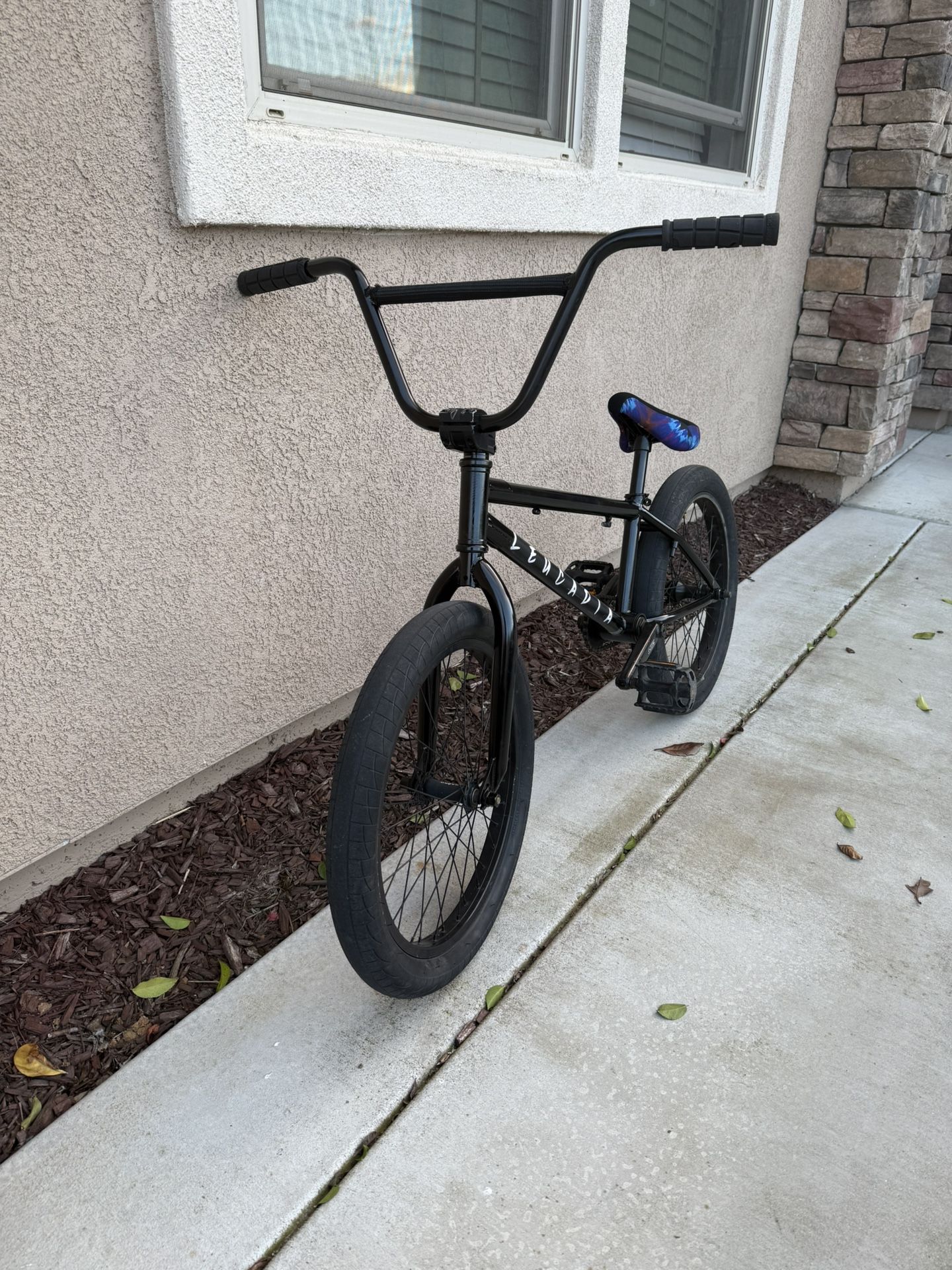 Haro Leucadia Dlx BMX Bike
