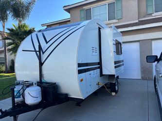 R,Pod  18ft travel trailer 18ft With Slide out