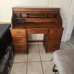 Old Fashion Desk