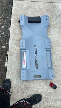 Pittsburgh 300 pound cap capacity crawler
