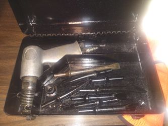 Air Chisel With Attachments