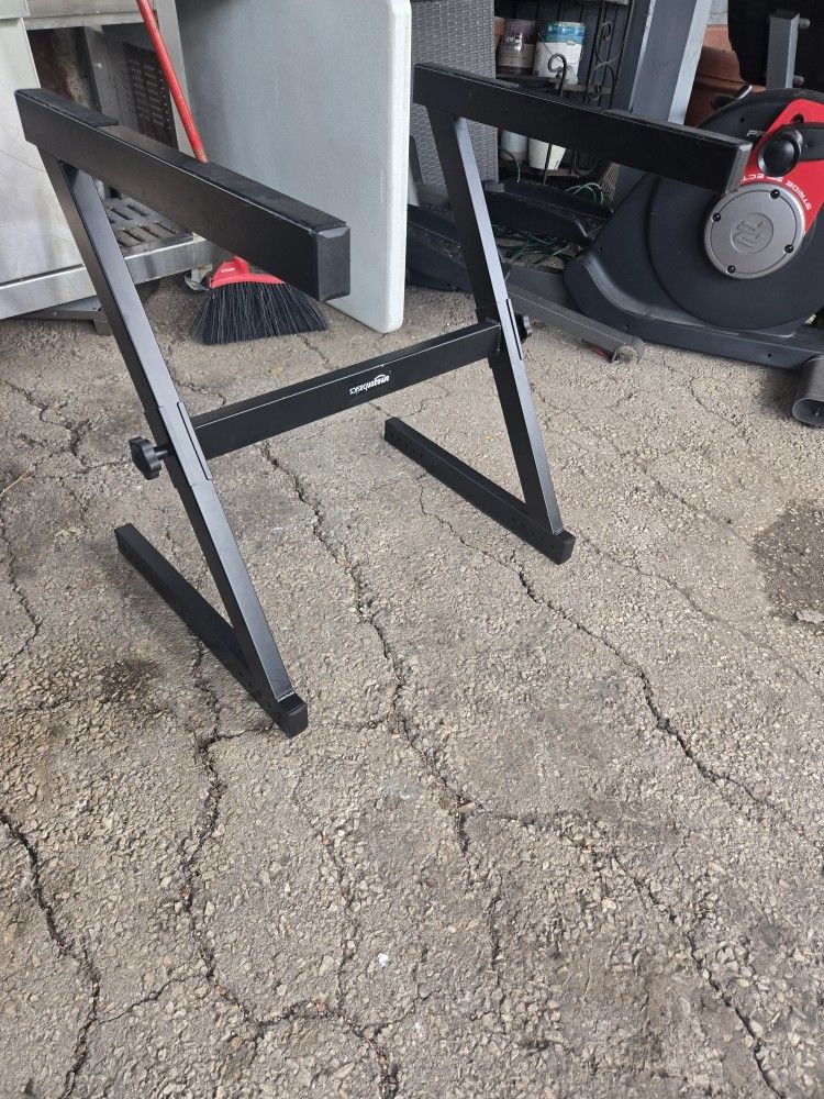 Piano Stand