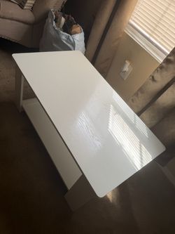 ✨ MODERN WHITE COFFEE TABLE — $60 OBO ✨