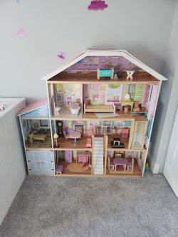 Dollhouse for 18” dolls for Sale in Bothell, WA - OfferUp