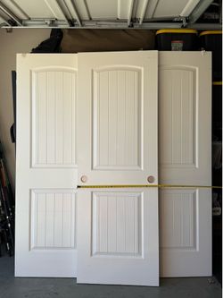 Closet doors  3 sets 72’ for 60$ and 2 sets is for 60’  for 50$
