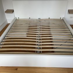 King Size Bed With Three HUGE Drawers