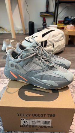 Yeezy 700 Inertia Size 10 Used
