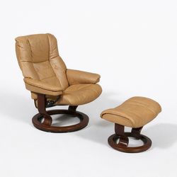Scandinavian Modern Stressless "Mayfair" Tan Leather Reclining Chair w/ Ottoman by Ekornes - Delivery Available