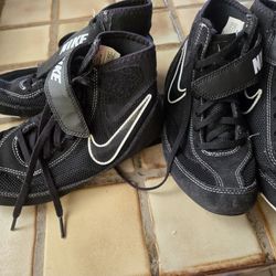 Youth Size 4 Wrestling Shoes