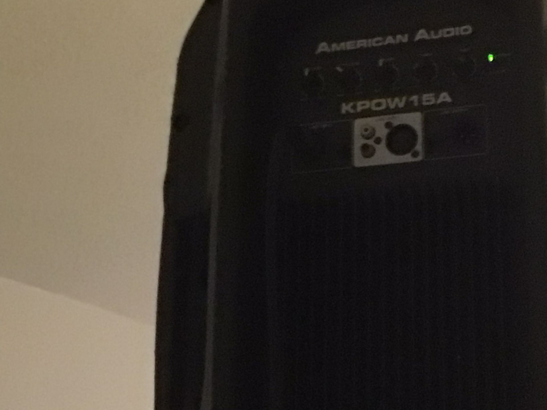 DJ sit