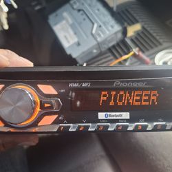 STEREO PIONEER CD AUX USB BLUETOOTH CAMBIA DE DIFERENTES COLORES GOOD CONDICIÓN ABLO ESPAÑOL