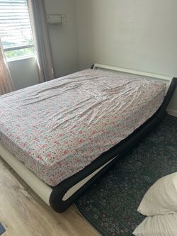 Queen bed