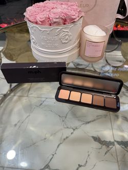 https://offerup.com/redirect/?o=bS5waA== by Mary PhillipUnderpainting Face Highlight & Contour Palette🤎