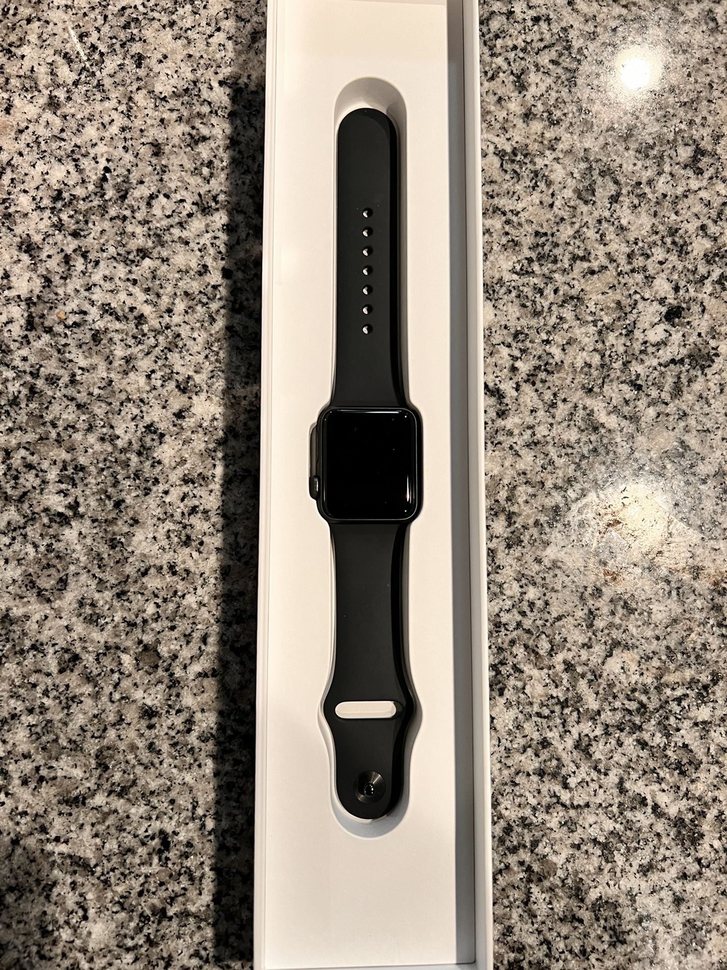 Apple Watch Series 3 GPS Space Gray - 38mm - Black Sport Band