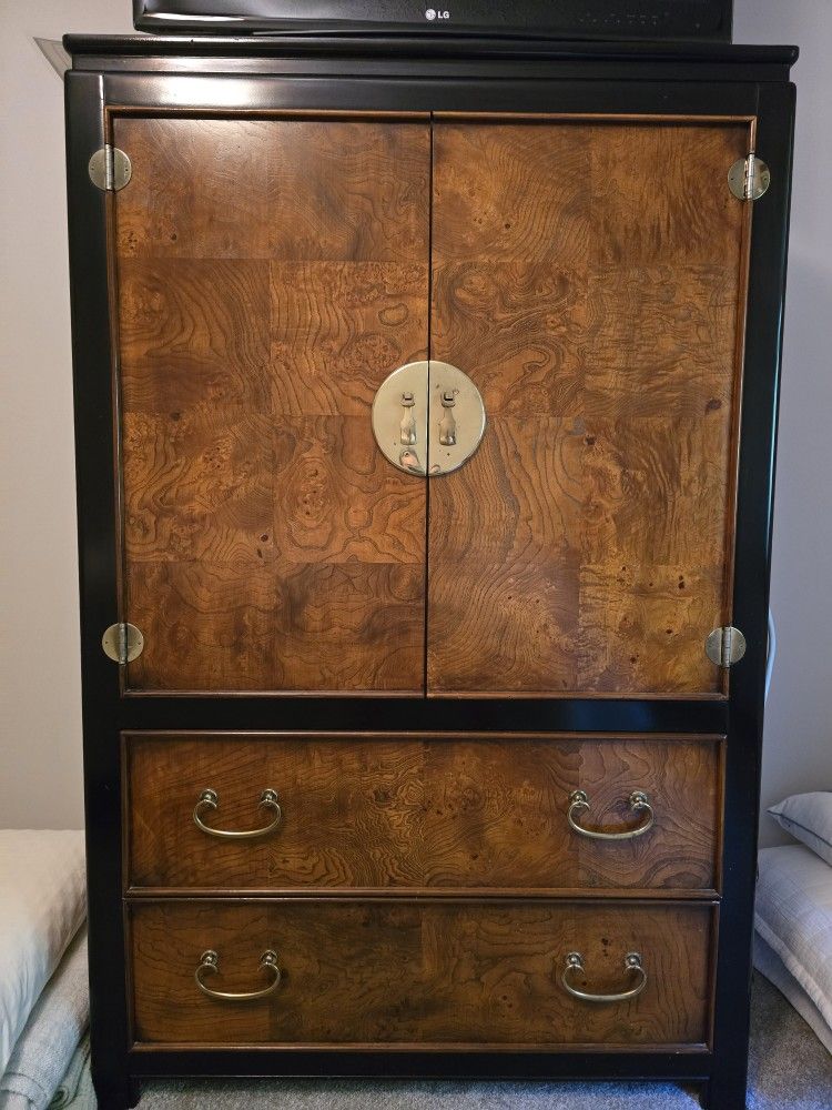 Dresser & 2 Nightstands 