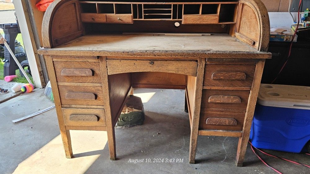 Roll Top Desk - Fixer Upper (Make Offer)