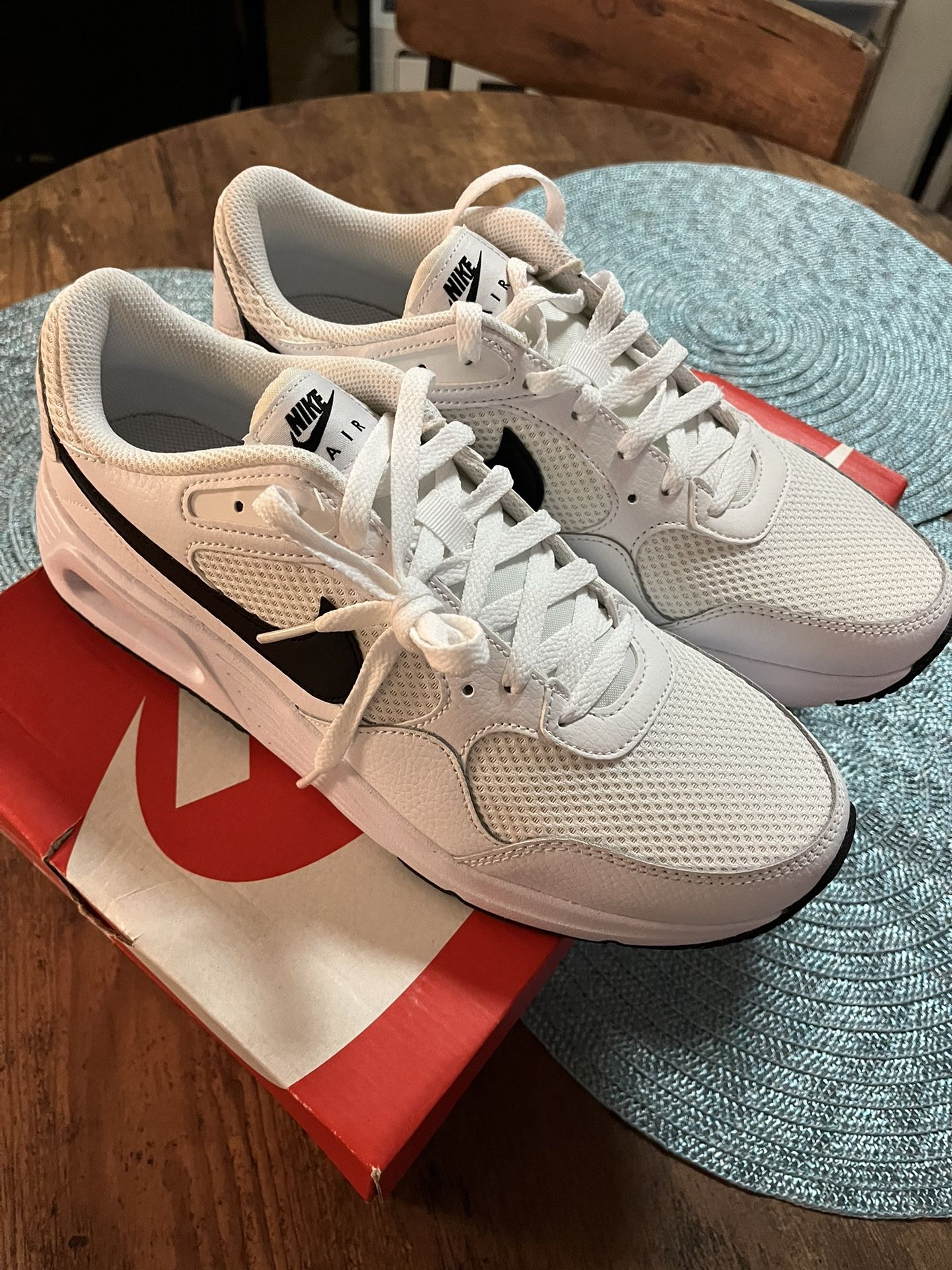 Nikes New ! 9.5