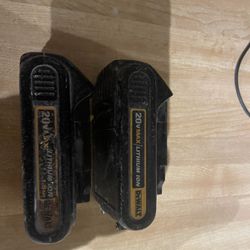 (2) dewalt Batteries Still Work Used Can Test Before Purchase $40 For Both In N Lakeland 