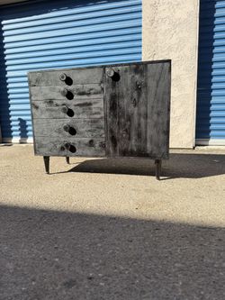 Like New Mid Century Modern Style Petite Dresser/Credenza