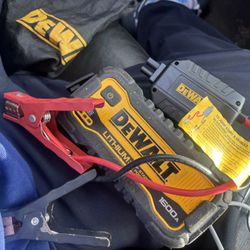 DeWalt Car Jumper